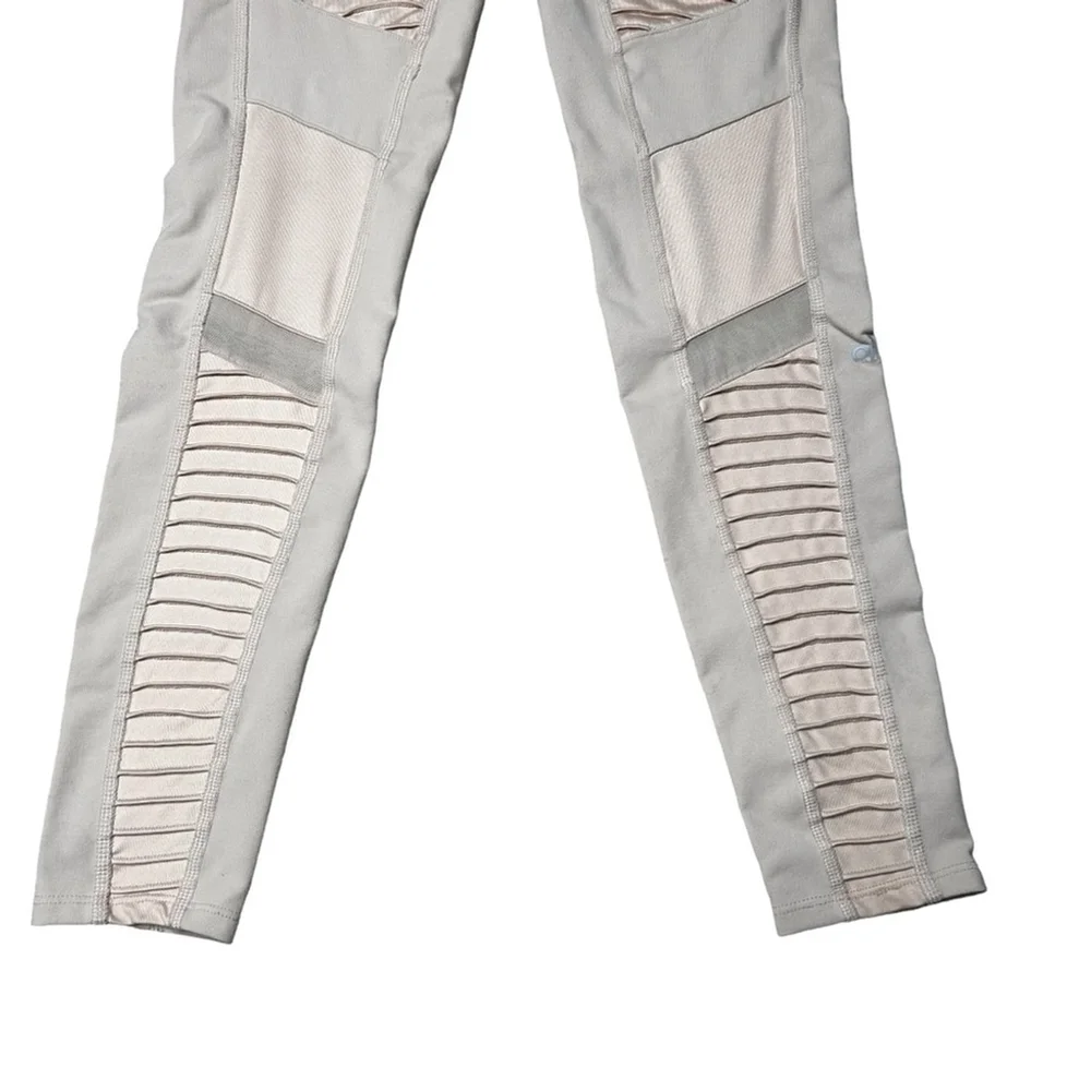 Alo Yoga High-Waist Moto Sport Legging with Mesh Panels Light Pink Size Small